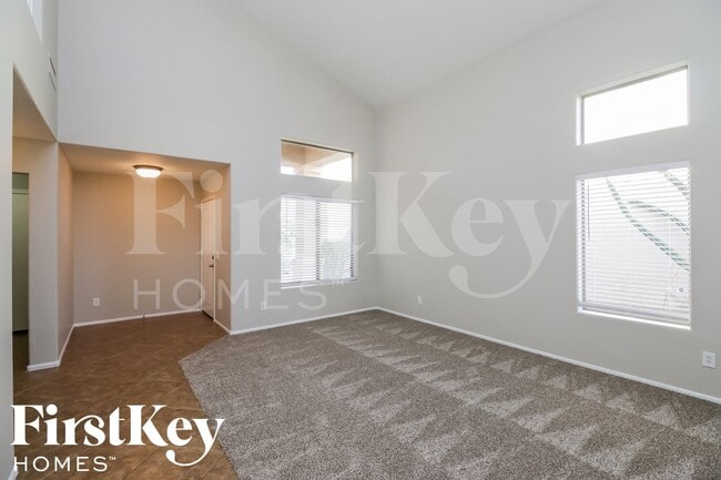 Photo - 343 W Hereford Dr