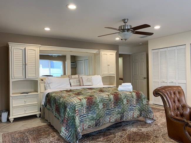 802 Victoria Dr Unit 4