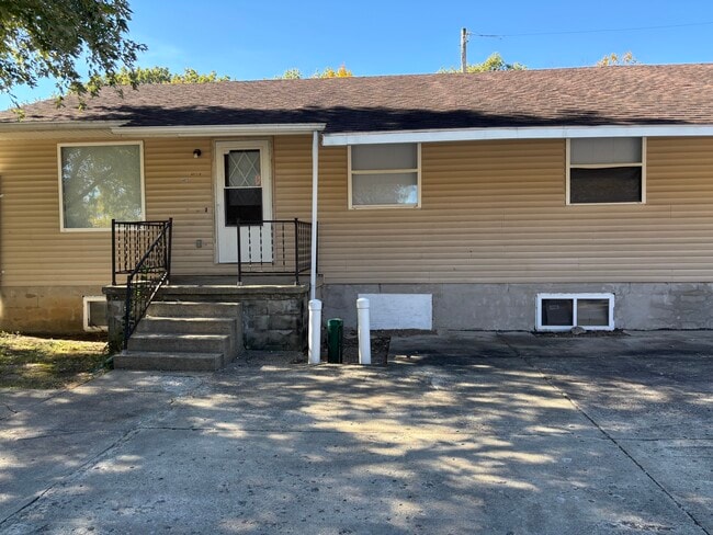 Photo - 4937 N River Rd Unit B