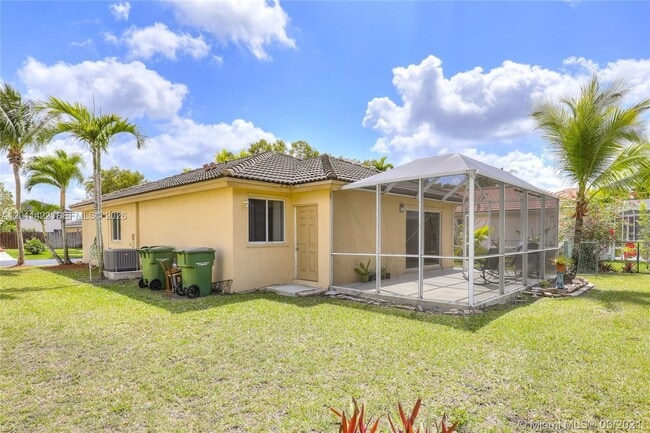 Photo - 450 SE 30th Dr