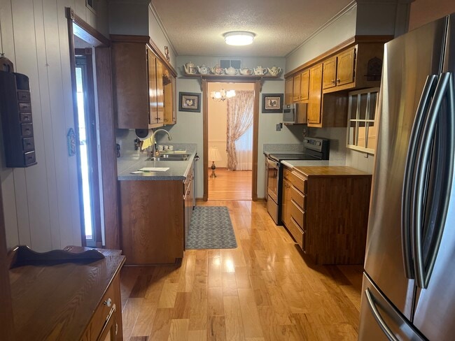 Photo - 6245 Gillham Dr