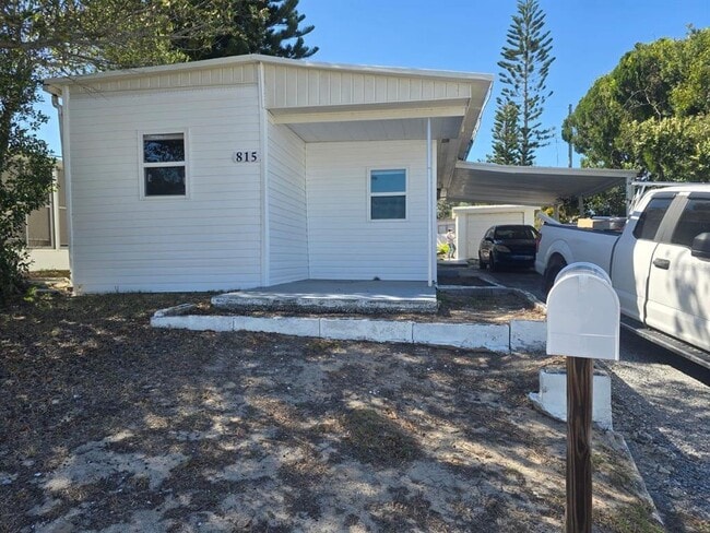 Building Photo - 815 St Charles Dr Rental