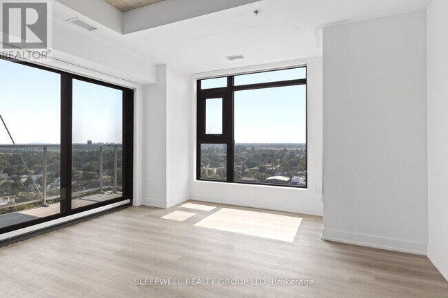 Photo - 1360 Carling Ave