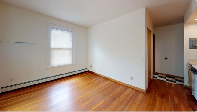 Building Photo - 10 Langdon St