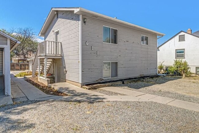 Charming Downtown 2-Bedroom Upstairs Apartment with Off-Street Parking