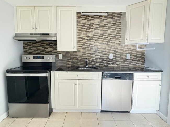 Photo - 10 Pine Grove Ave