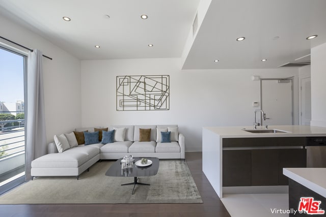 Photo - 7857 W Manchester Ave Unidad 110