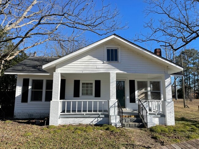 Building Photo - 902 E Barnard St Rental