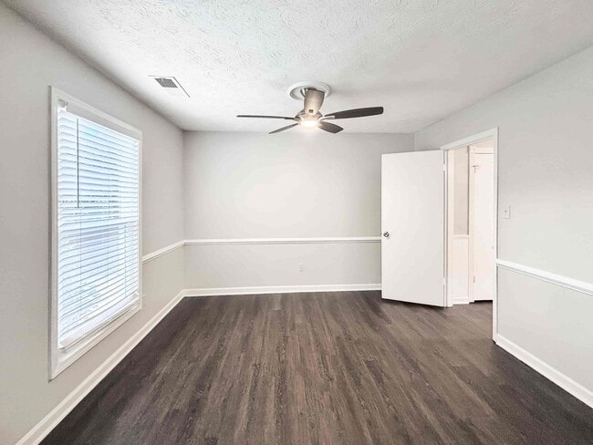 Photo - 1552 Blackwell Rd