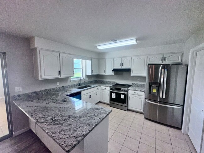 Photo - 2406 SW 16th St