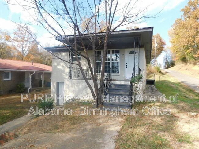 Photo - 2028 Progress St