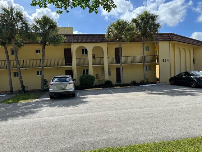 Photo - 824 SW 9th St Cir Unit 203