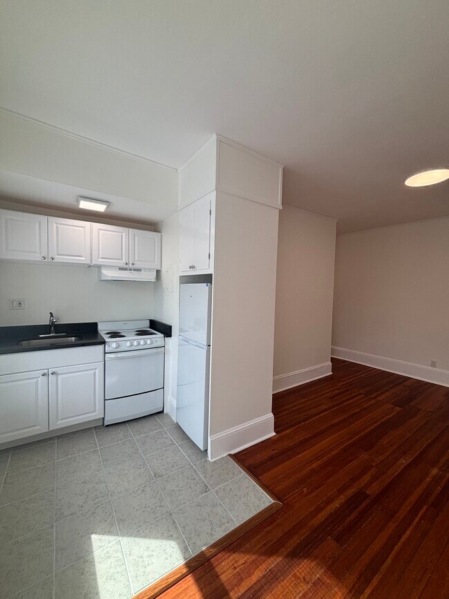 Photo - 553 Brookline Ave