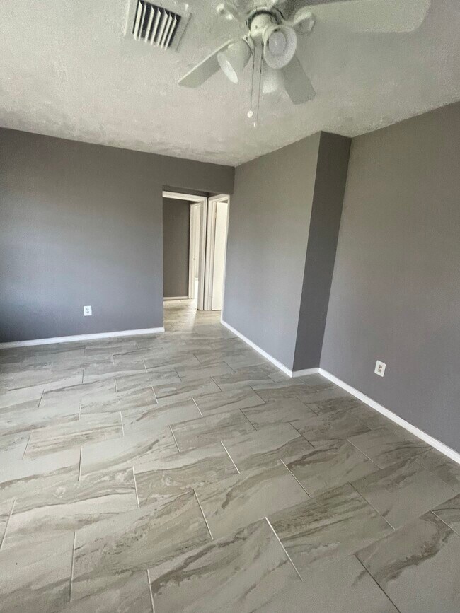 Photo - 5102 Myrtlewood St