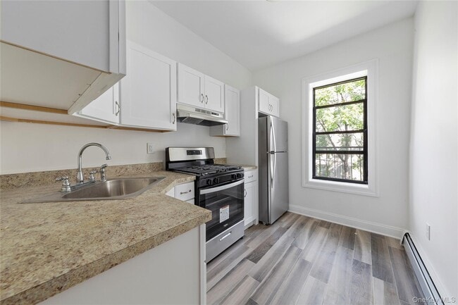 Building Photo - 1587 Lincoln Pl Rental