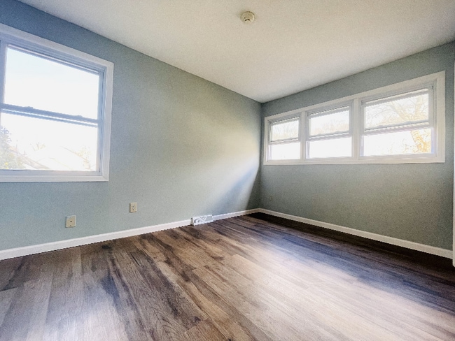 Photo - 14 Southbury Rd