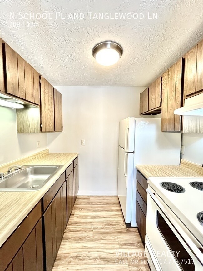 Photo - 343 N School Pl