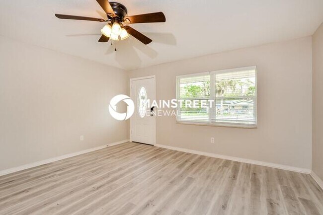 Photo - 4 Bedroom Pet-Friendly Home in DELAND, FL ...