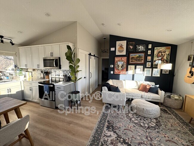 Photo - 824 S Logan Ave