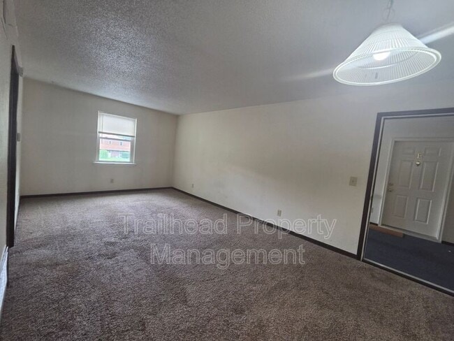 Photo - 1302 T C Rd