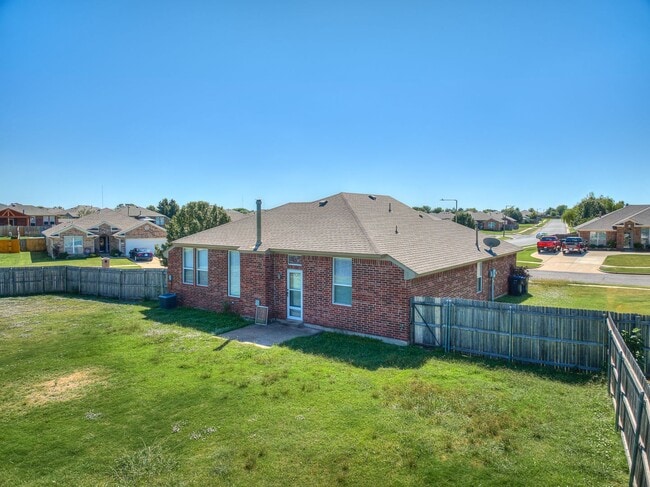 Photo - Updated home in Edmond + 3 bed + 2 bath + Edmond Schools