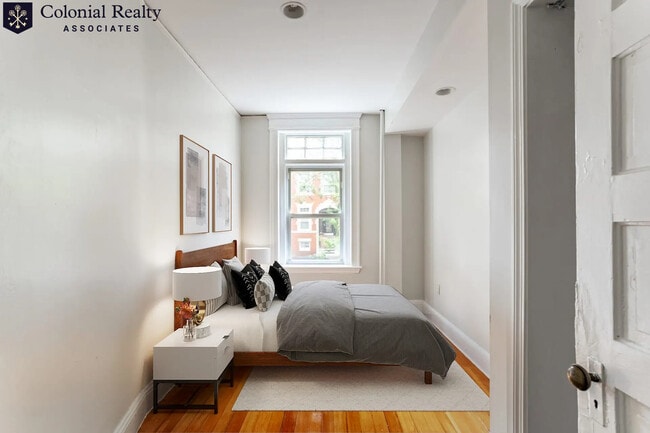 10 Strathmore Rd Unit 2