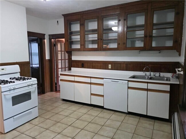 Photo - 133 Clifford St Unit 2