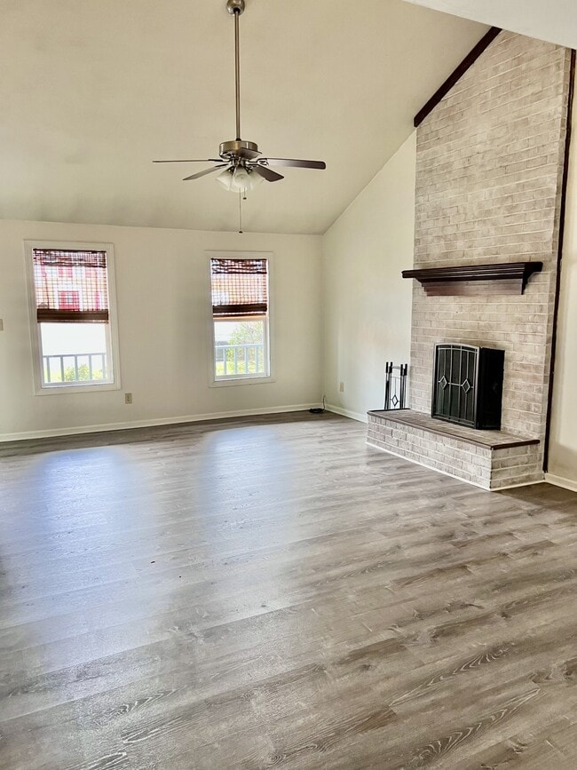 Photo - 1568 Dylan Dr