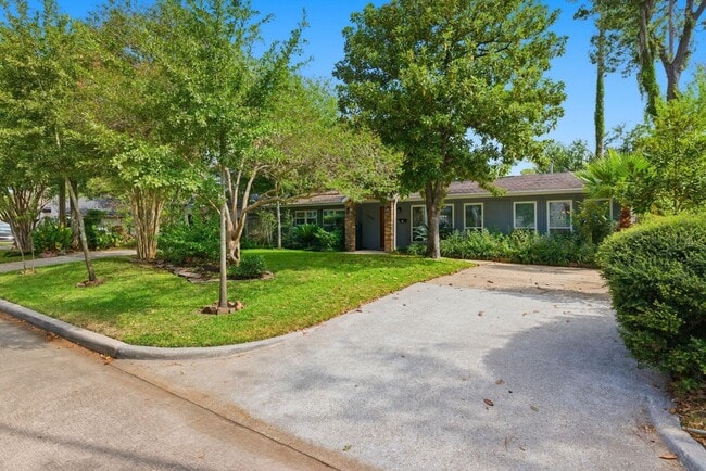 Photo - 1320 Woodvine Dr