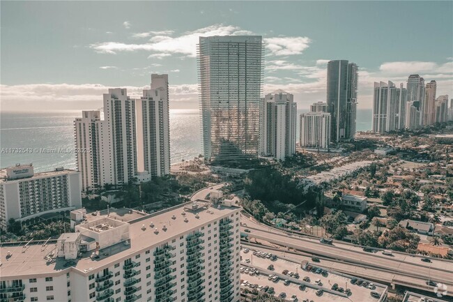 Building Photo - 19380 Collins Ave Unit 1003 Rental