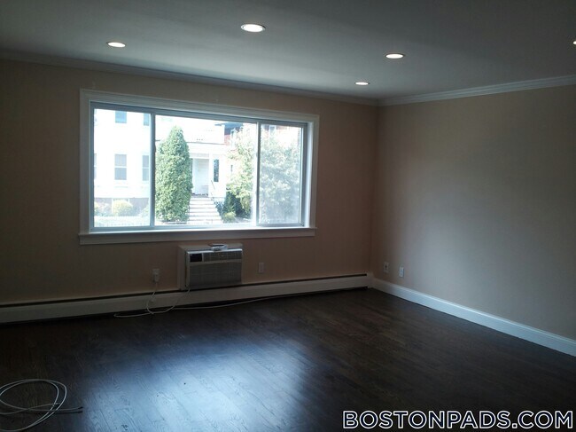 71 Oxford Ave Unit 4
