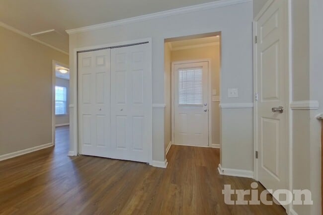 Photo - 180 Riglaw Cir