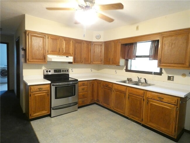 Photo - 574 S Erie St