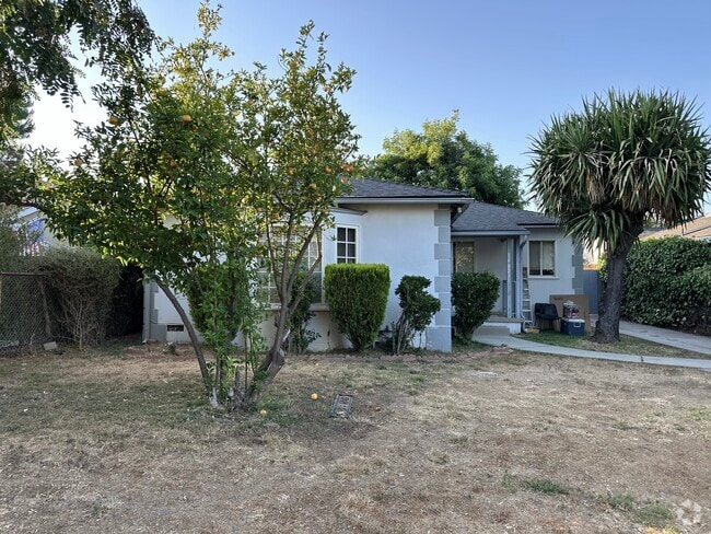 Building Photo - 14823 Addison St Rental