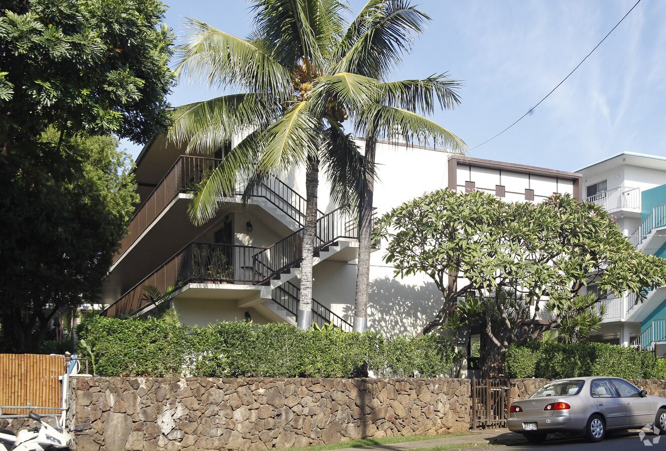 Photo - The Makikian