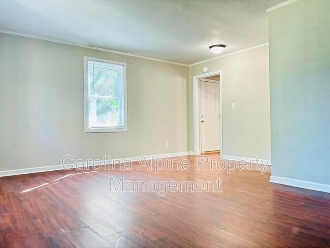 Photo - 2341 Arden St