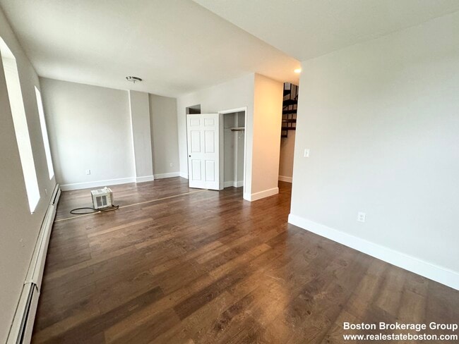Photo - 15 Ruggles St