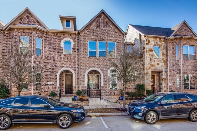 Photo - 4225 Broadway Ave Townhome