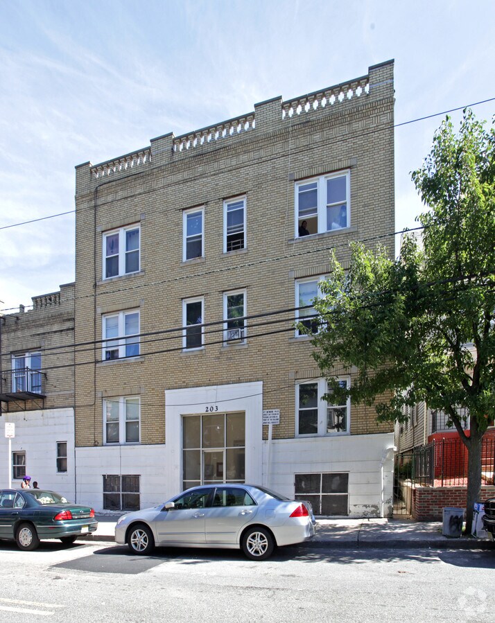Photo - 203 Shephard Ave Apartments