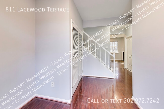 Photo - 811 Lacewood Terrace