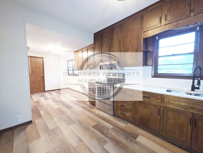 Photo - 304 S 17th St