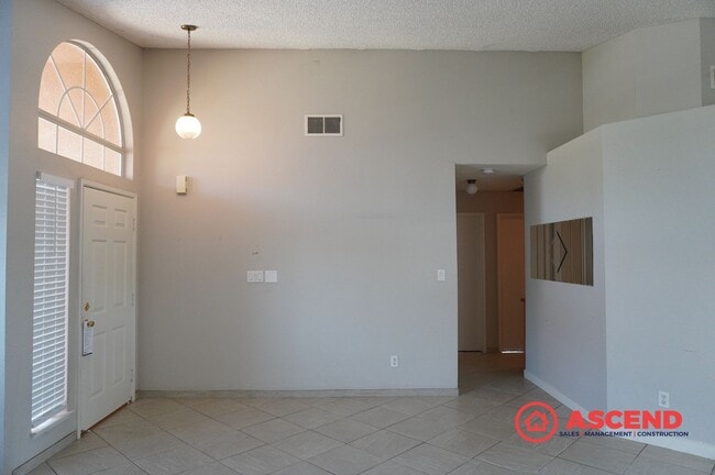 Photo - Beautiful 3 Bedroom Home Off Gosford!