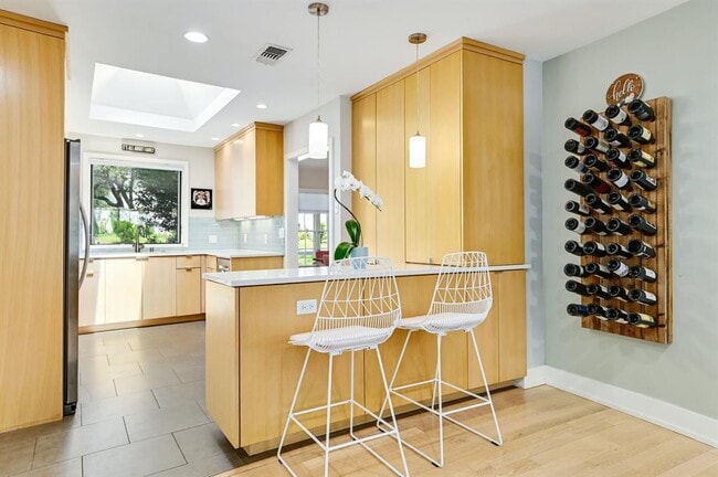 Photo - 3321 Windsor Rd