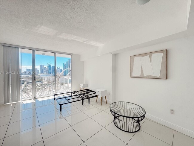 Photo - 1750 N Bayshore Dr Unidad 2708