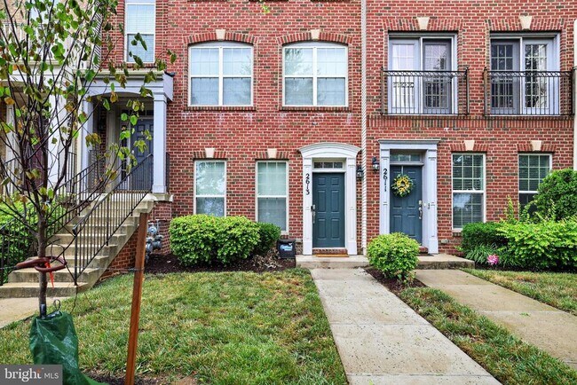 Building Photo - 2613 Campus Way N