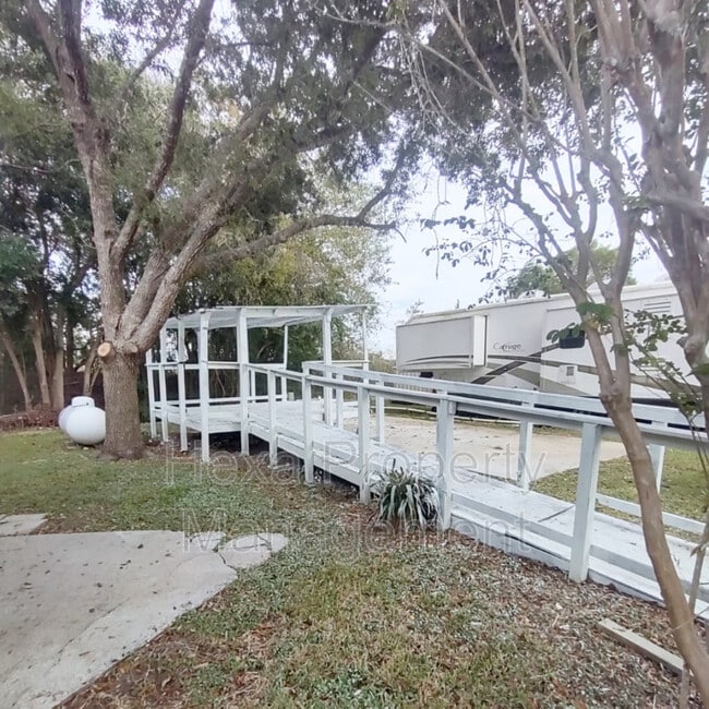 Photo - 2511 Farm to Market 646 Rd N