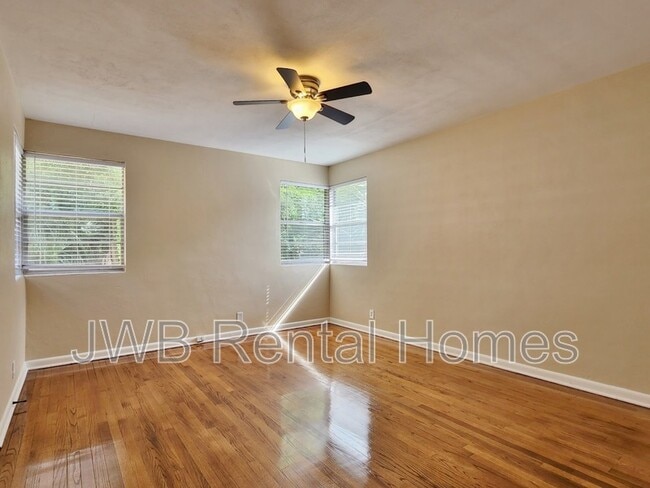 Photo - 329 Demper Dr