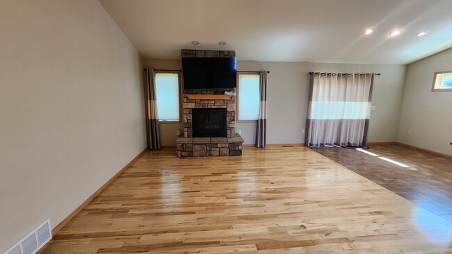 Photo - 1329 Pinecrest Ln Unit 1329 Pinecrest Ln.