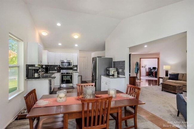 Photo - 4267 Knollcrest Dr