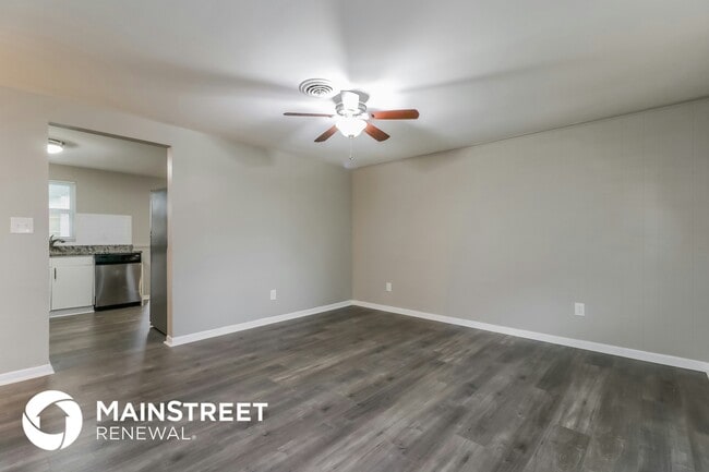 Photo - 921 Hillside Dr